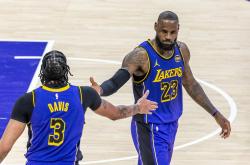 开云体育app-火箭惨败骑士，詹姆斯进攻犀利