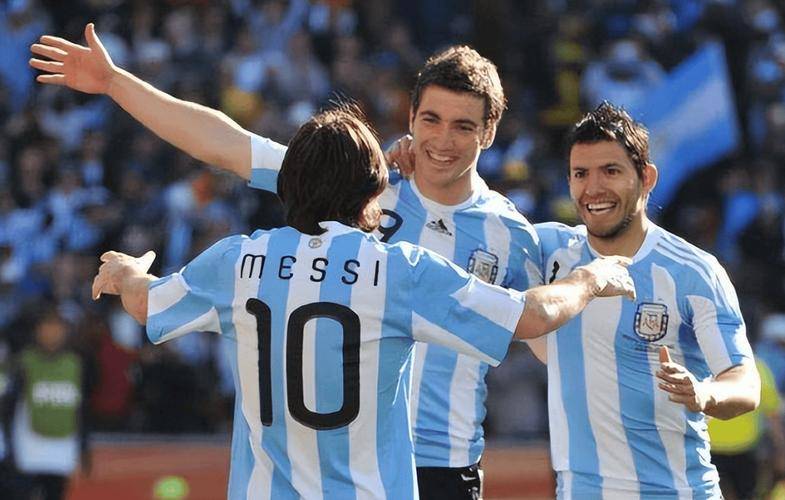 阿根廷男子足球投入座椅,夺冠证明实力 阿根廷男子足球投入座椅,夺冠证明实力