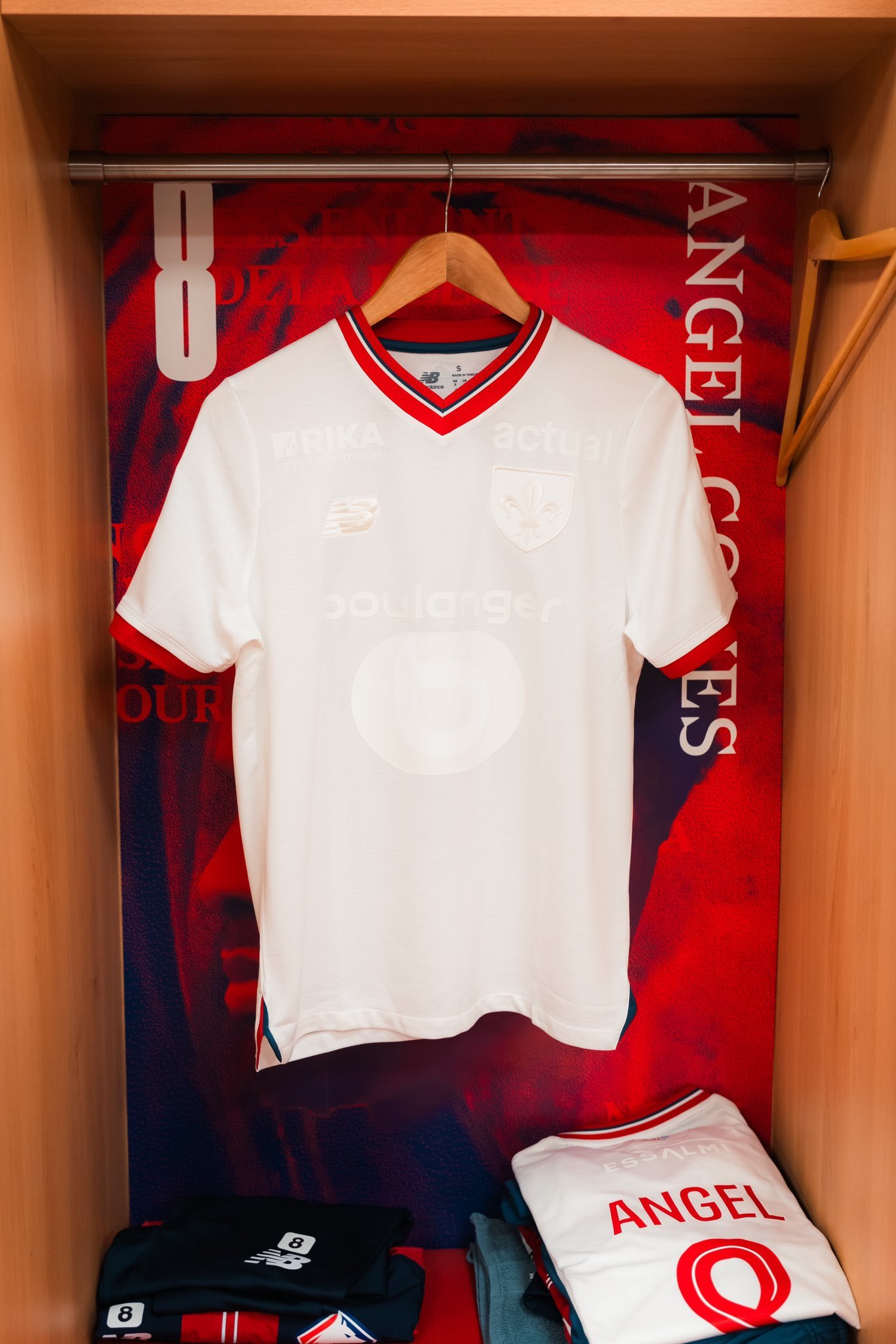 尼斯公布新赛季球衣彰显法甲球队风采